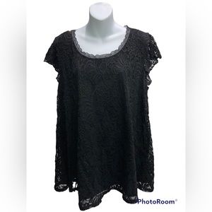 🌸 Torrid Lace Blouse Flutter Sleeve Keyhole Back size 1X